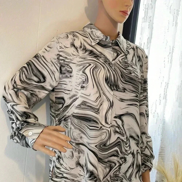 Tops - Theory blouses with buttons M